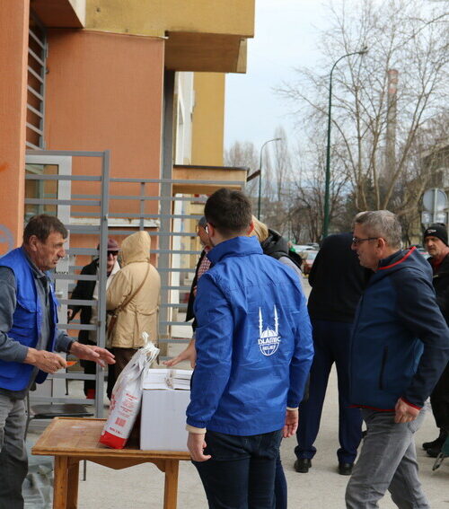 Distribution of Ramadan food packages for members of the association of "Civilian victims of the 1992-1995 war" in Sarajevo. Islamic Relief Bosnia will distribute food packages for about 300 families who were wounded in the war as civilian victims and are in a state of social assistance.&nbsp;